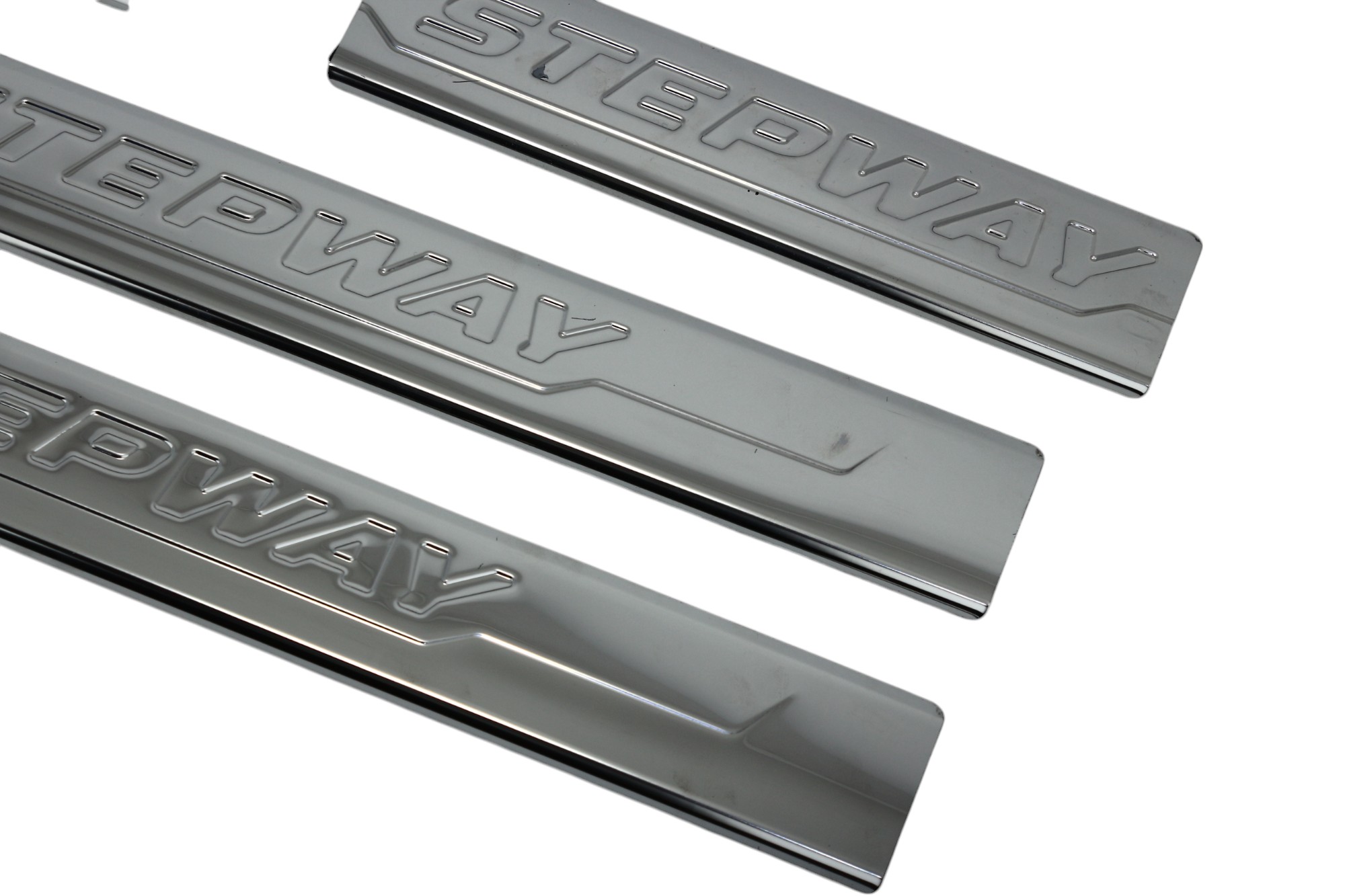 Dacia Sandero 3 Stepway HB 2020 > Kapı Eşiği 4 Kapı.P. Çelik - Stepway Yazılı - Görsel 2